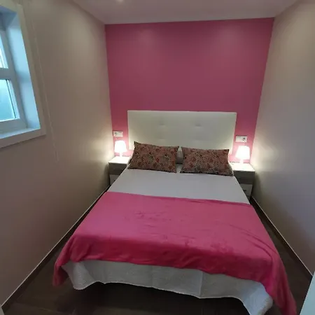 アパート Alfareiro マルピカ